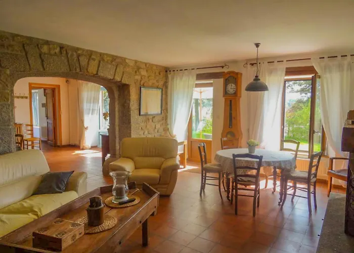 Le Pradel, De France A Termes Holiday home